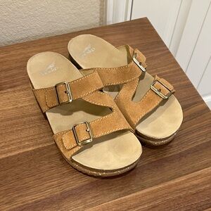 Women’s Dansko Sandal Size 40 (NWOT)